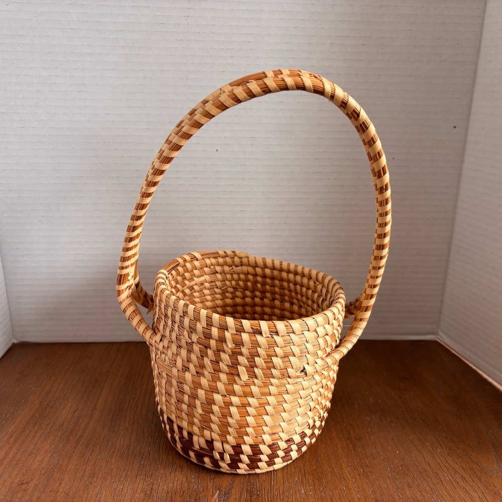 Vintage Gullah Sweetgrass Basket from Charleston, S.C. Cottagecore Rustic - Picture 2 of 7